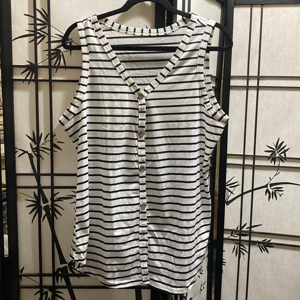 NBW, Black and White Tank with buttons